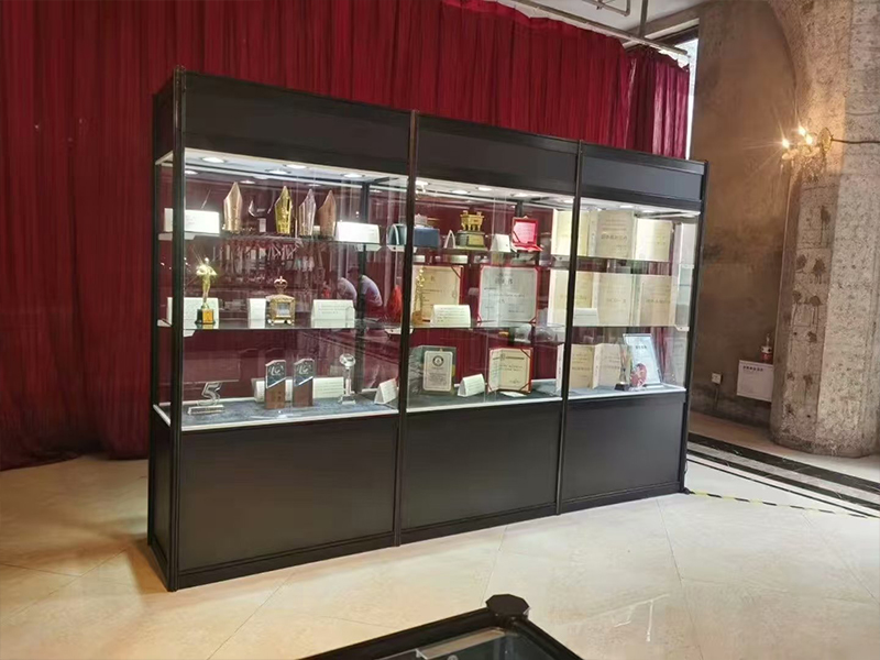 如何利用陈列柜租赁提升产品展示效果