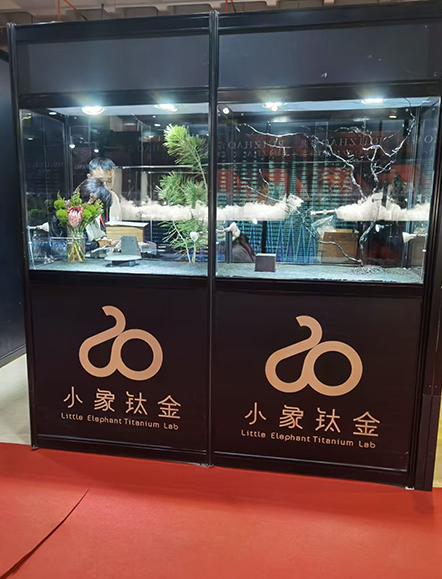 黑色展柜租赁案例
